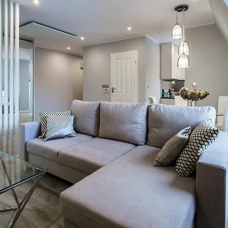 Nowoczesny - 200 Metrow Od Rynku *