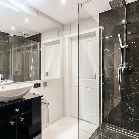 Nowoczesny - 200 Metrow Od Rynku Apartment *