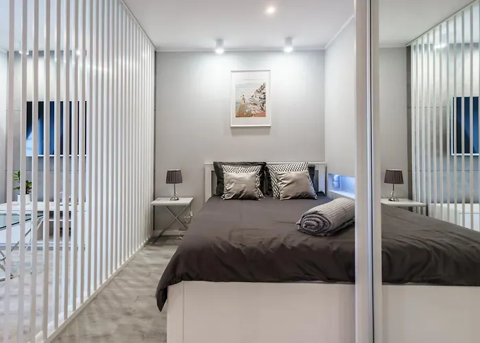 Nowoczesny - 200 Metrow Od Rynku