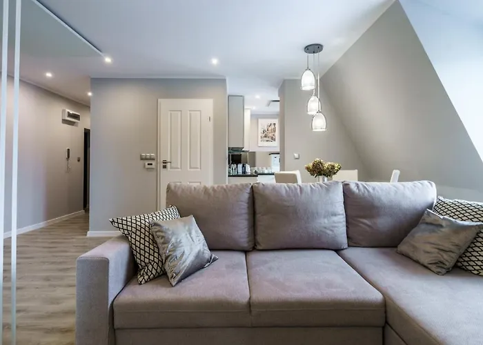 Nowoczesny - 200 Metrow Od Rynku